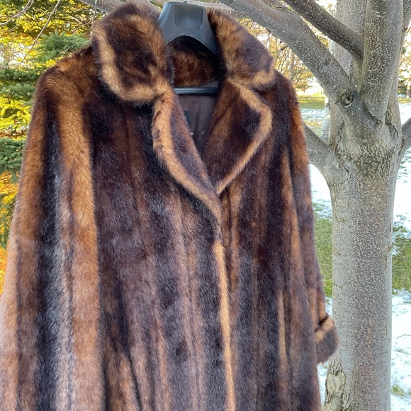 Regal Faux-Fur Vintage Long Brown Coat Size S-L - Picture 3 of 16